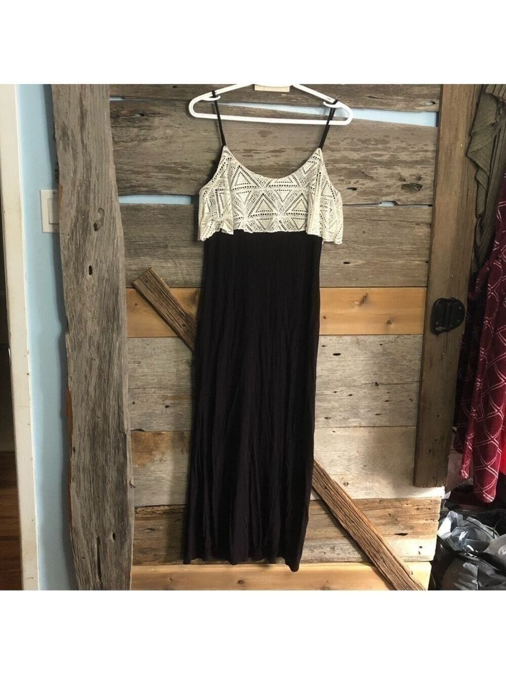 G21 size small black maxi dress with crochet top